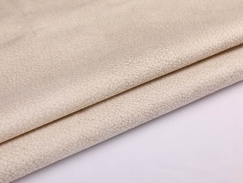 What are the different types of fabrics that can be used to make plush toys?